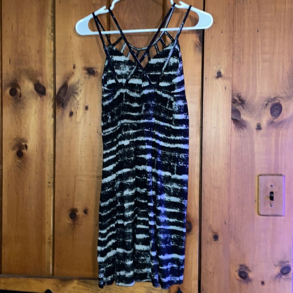 Billabong Dress: size M: black and white striped pattern - Picture 4 of 7